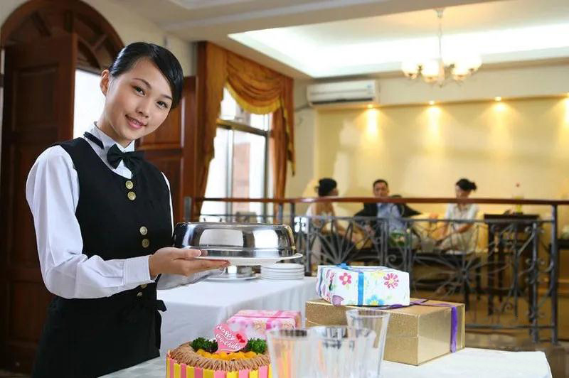 新加坡：豪華五zui酒店餐飲服務(wù)生！